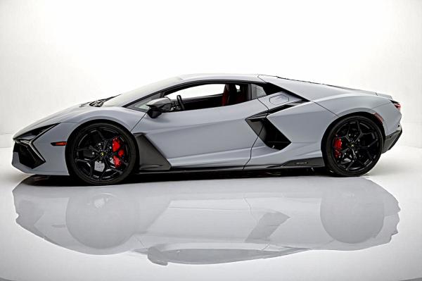 Used 2024 Lamborghini Revuelto for sale $741,000 at F.C. Kerbeck Aston Martin in Palmyra NJ 08065 4