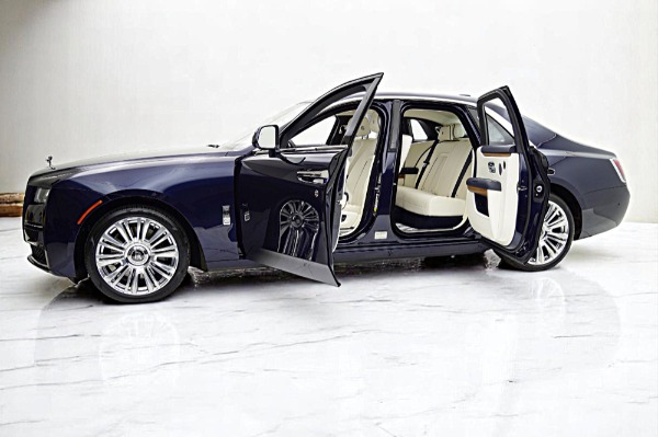 Used 2022 Rolls-Royce Ghost /LEASE OPTIONS AVAILABLE for sale $239,000 at F.C. Kerbeck Aston Martin in Palmyra NJ 08065 4